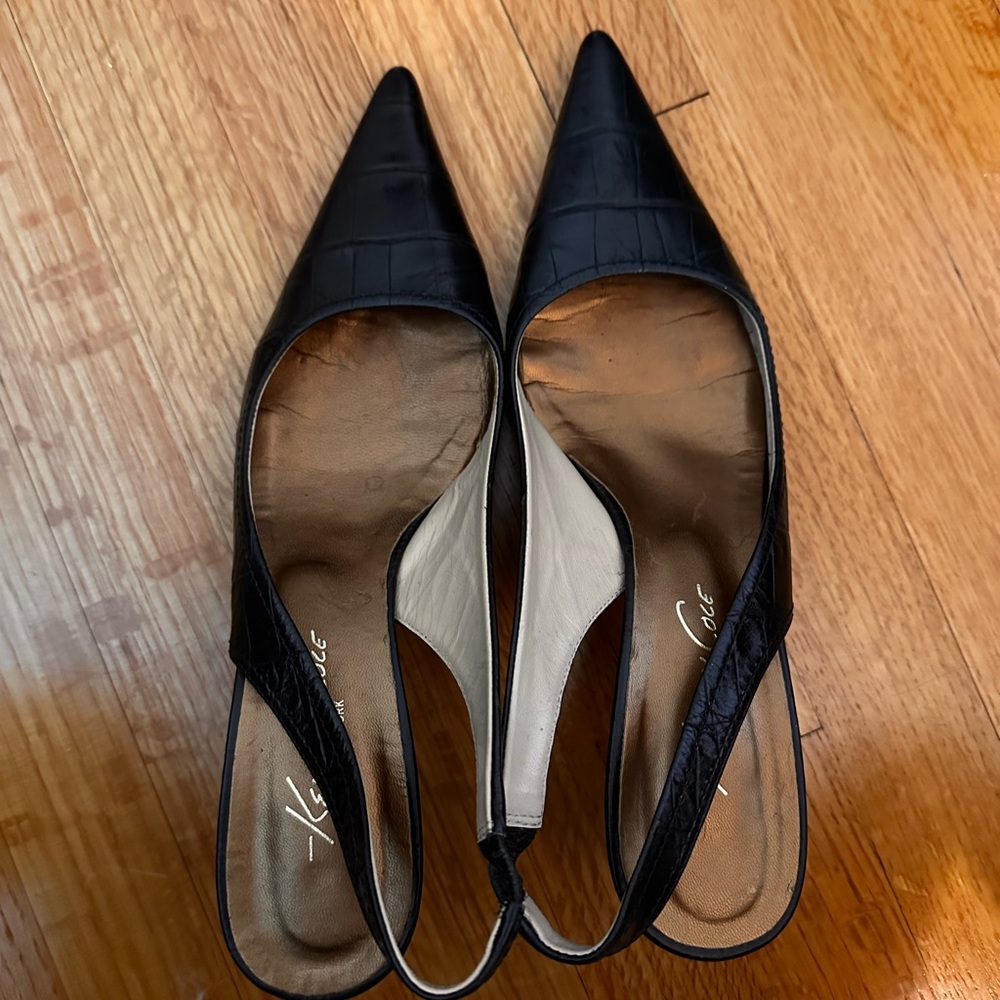 Kenneth Cole New York Black Leather Women's Kitten Heel Shoes